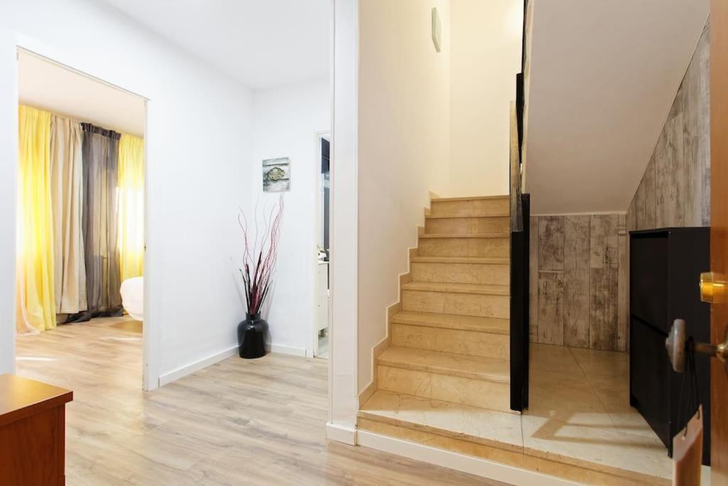 Fantastic House With Jacuzzi Feriehus *